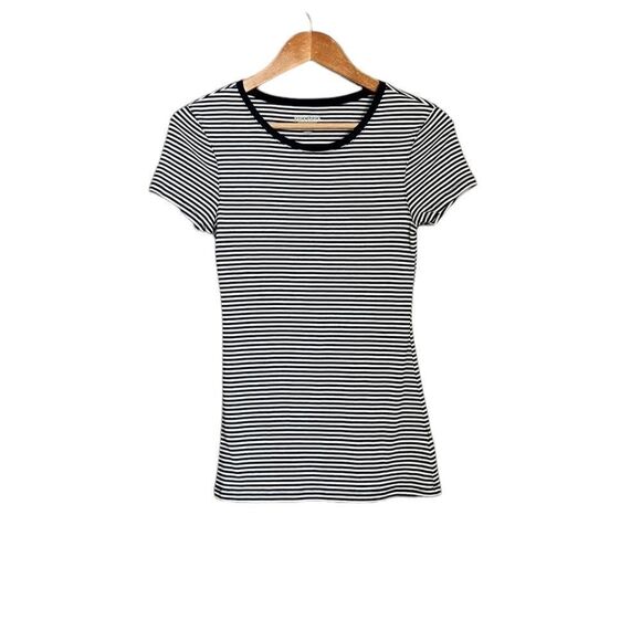 3 for $30! Old navy, navy & white striped t shirt - Picture 1 of 7